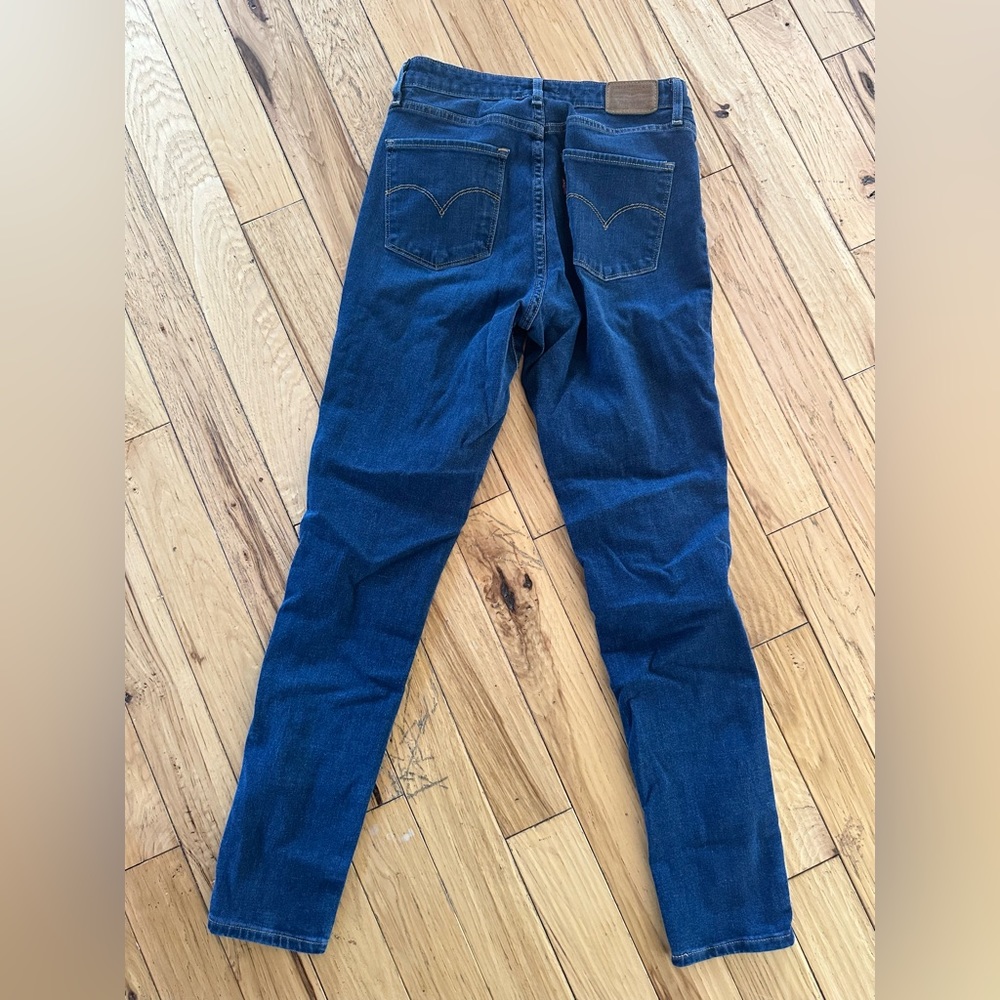 Levis High Rise Skinny - Picture 3 of 6